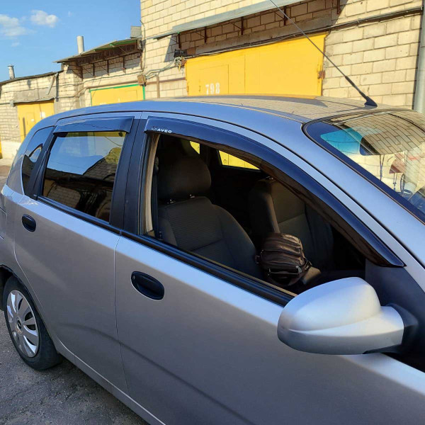 Дефлектори вікон вітровики Chevrolet Aveo T200 2002-2011 Хечбек Скотч 3M Voron Glass