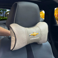 Подушка на підголівник з логотипом Chevrolet Екошкіра 3D Кольоровий лого Бежева-Коричневий кант 1 шт