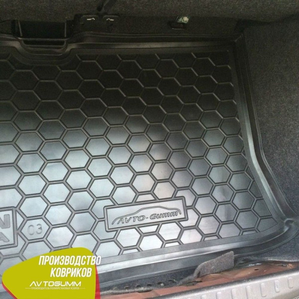 Автомобильный коврик в багажник Nissan Micra K12 2002- Резино - пластик