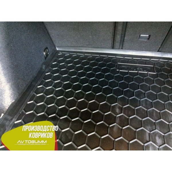 Автомобильный коврик в багажник Volkswagen Golf 7 2013- Universal / Резино - пластик