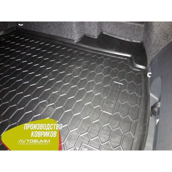 Автомобільний коврик у багажник Volkswagen Jetta 2011- Гумо - пластик бортик 3-5 см (Avto-Gumm)