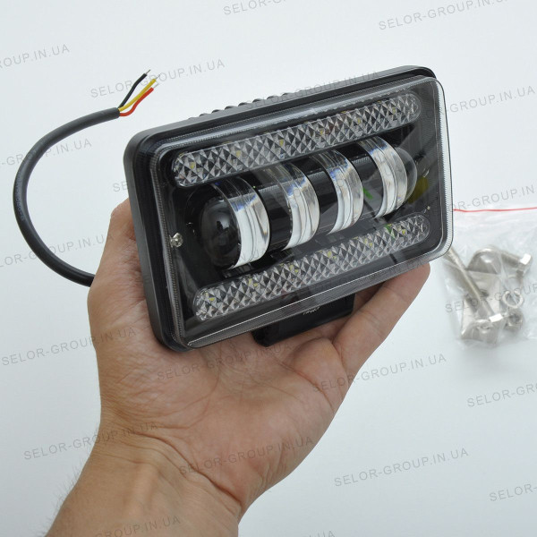 Світлодіодна додаткова LED фара Прямокутна / Лінзована 150х90х65 mm / 60W / 15W * 4 / 10-30V / 1 шт