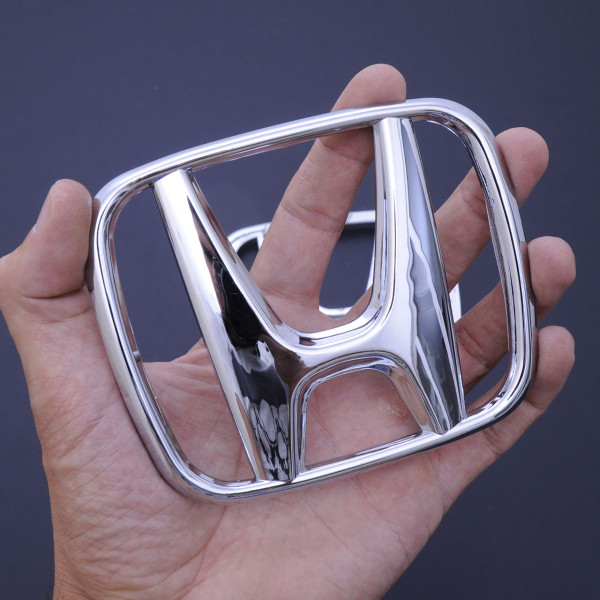 Эмблема для Honda 123 x 103 мм Accord / CRV пластиковая / 3M скотч (OEM75700-S9A)