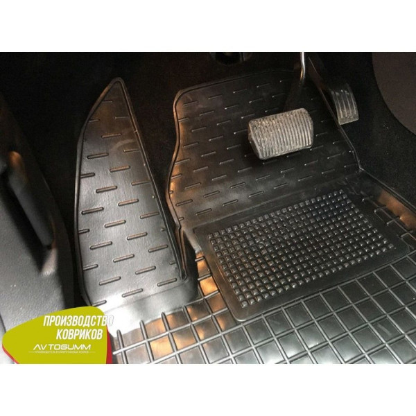 Автомобільні килимки в салон Ford Kuga 2013- (Avto-Gumm)
