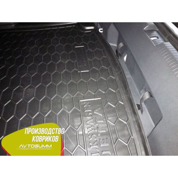 Автомобільний коврик у багажник Volkswagen Jetta 2011- Гумо - пластик бортик 3-5 см (Avto-Gumm)
