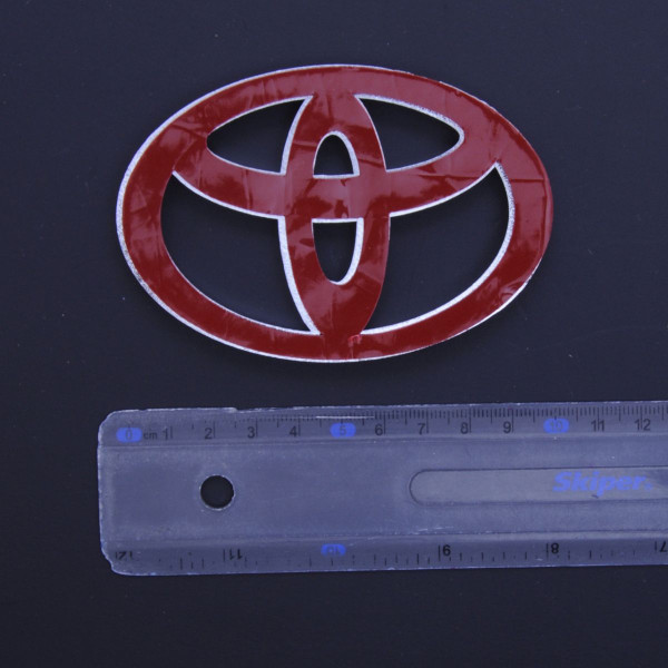 Емблема для Toyota 100 x 68 мм