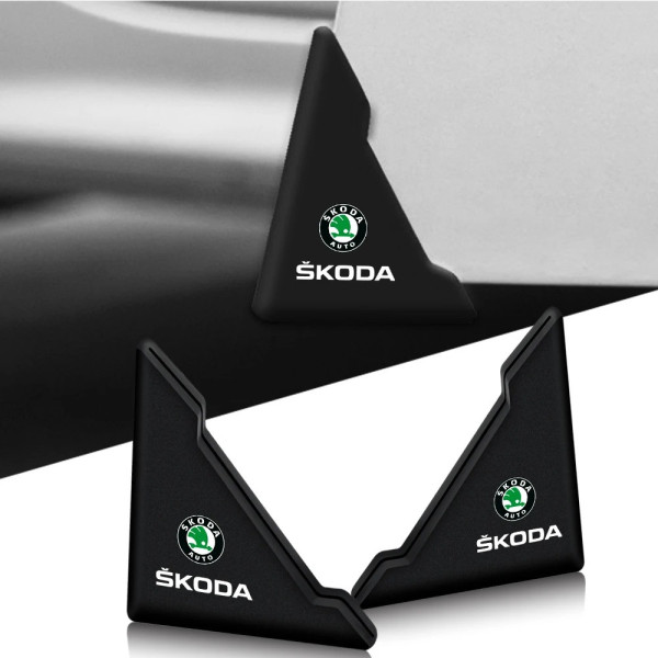 Захист кутів дверей Skoda 2 шт Гумові 45х58х47 мм на скотчі Чорні Посилені (протиударні чохли від сколів)