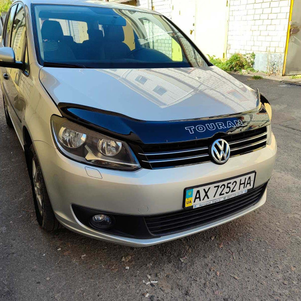 Дефлектор капота мухобійка Volkswagen Touran II 2010-2015 Voron Glass