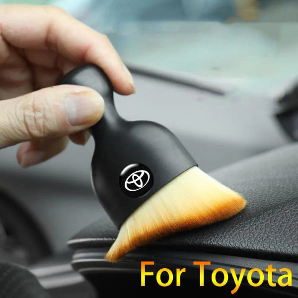 Щетка с логотипом Toyota для чистки салона автомобиля