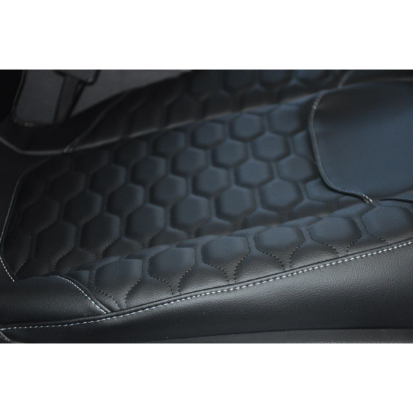 Автомобильные чехлы для сидений Cayman Luxury black Model S комплект Черные