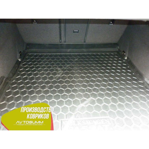 Автомобильный коврик в багажник Volkswagen Passat B8 2015- Sedan / Резиновый (Avto-Gumm)